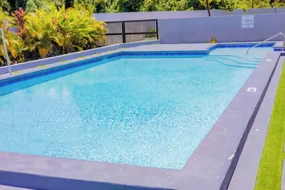 Image de Poolside • Event-Ready • Adventure Nearby