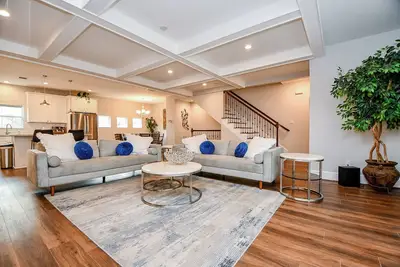 Image de 3-bedroom house in Gated community near Med Center and Downtown with Roof deck