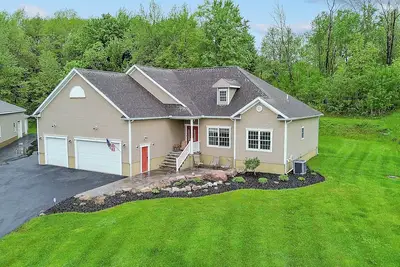 Image de 3 Bedroom house on over 100 acres, peace, quiet, but close to many amenities