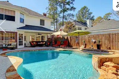 Image de 4-bedroom house in brilliant Cypress with Swimming Pool, Ac, fitness room