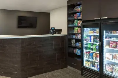 Image de Modern Suites for Extended Business and Family Stays Near I-435