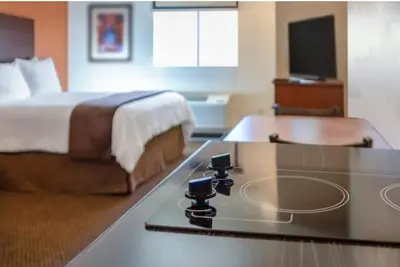 Image de 4 Spacious Stays – Full Kitchens & Queen Beds Near Frontier Village & Museum