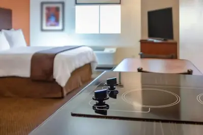 Image de 3 Units w/Kitchenettes | Near Pasco Airport | Spacious Stays