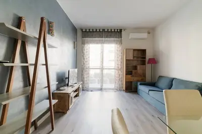 Image de GuestHost - Elegant 70 square meters apartment, perfect for four people, located on the second floor of a building with an elevator (Not accessible to guests with disabilities). The property is conveniently located just a few meters from the metro station