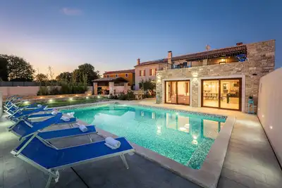 Image de Villa Valtura with Heated Pool near Pula