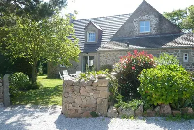Image de Chaleureuse maison en pierre avec jardin et animaux acceptés à La Hague