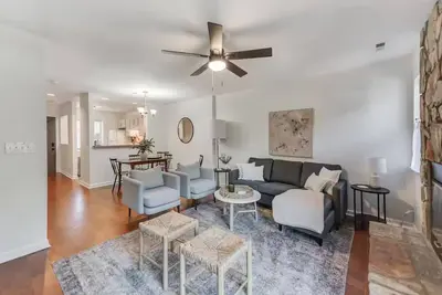 Image de Quiet retreat, 2-bedroom 2. 5 bath townhome with private golf course views