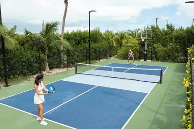 Image de Sole E Mare - 10 Bedroom Grace Bay Estate