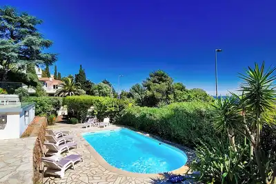 Image de Nouveau! villa rénovée, plage à 1 minute à pied et piscine chauffée – Agay
