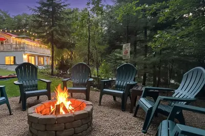 Image de Game Rm | Renovated | 1-Acre lot | Fire Pl | Deck