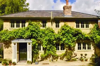 Image de Delightful 3-Bed Riverside Cottage on the River Stour, Dorset