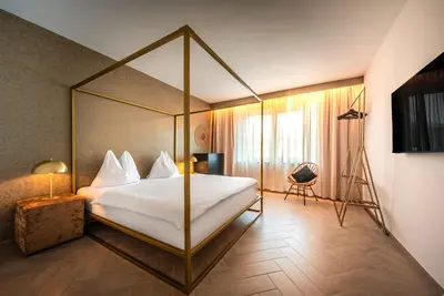 Image de 739c goldfinger+suites I Apartment Individual 11