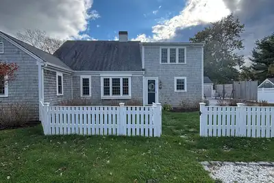 Image de New Listing! 4-bedroom home in East Dennis, 7 minute walk to Corporation Beach