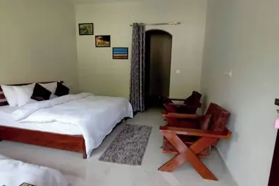 Image de Two Private Rooms w/ Balcony in Naturalist's Home