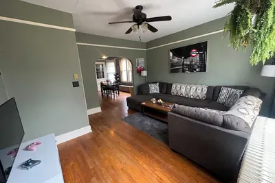 Image de 2-bedroom king bed, condo with Ac-heat in downtown walkable Milwaukee