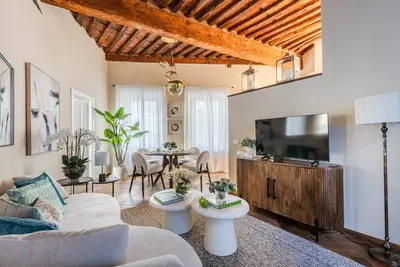 Image de Smart & Convenient Luxury Apartment inside Lucca