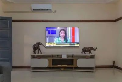 Image de 3 Bed Apartment + Free Hire Car & Airport Pick Up