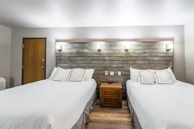 Image de Cherry Double Queen Room @ the Inn