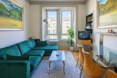 Image de Stylish Georgian Home • Prime Location Near Tram & City Centre