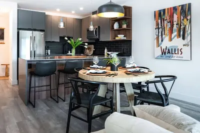 Image de Alpine Ascent with Hot Tub in Mackenzie Village