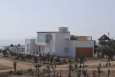 Image de Beach House In Condominium