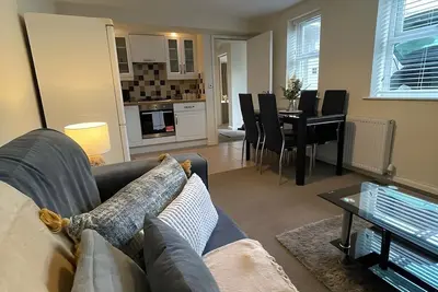 Image de Cosy 2br Apt Near Airport with Free Parking