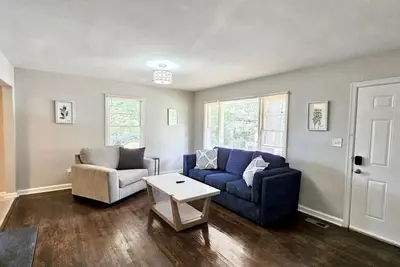 Image de Decatur Home Minutes to Atl | Sleeps 10