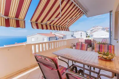 Image de Bel appartement à Omis avec Wi-Fi