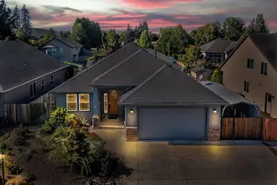 Image de Family Friendly 3br/2ba Entire home + workspace