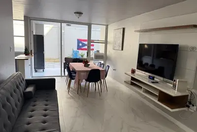 Image de Spacious 3 R 2 B 2 Pks 2 pools gym basketball court 5 min from Airport and Beach