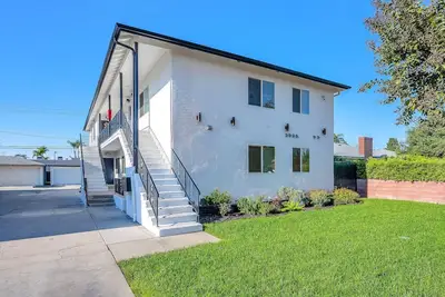 Image de Stylish 2-Bedroom Apartment in Downey