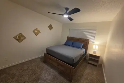 Image de Eastfield Home - Charming 4-bedroom house in Richardson