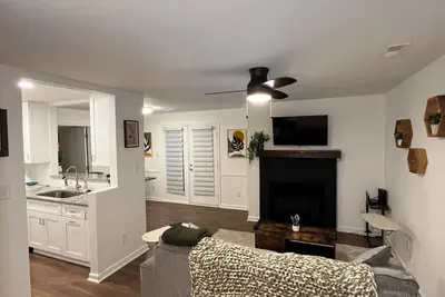 Image de Peaceful 2-bedroom condo in Raleigh