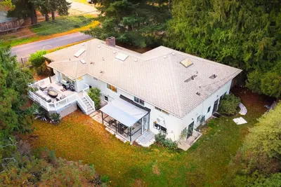 Image de Stylish House w/ Huge Backyard, A/C & Pet Welcome