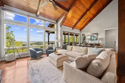 Image de Resort Home–Scenic Views-Whispering Ridge Estate