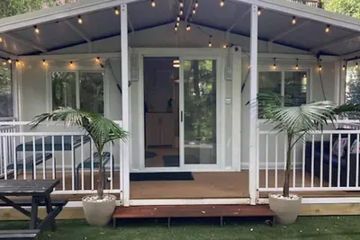 Image de New Beautifully Furnished Beach Bach