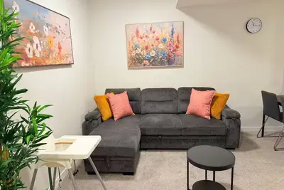 Image de Clean, Cozy, Comfy & Modern