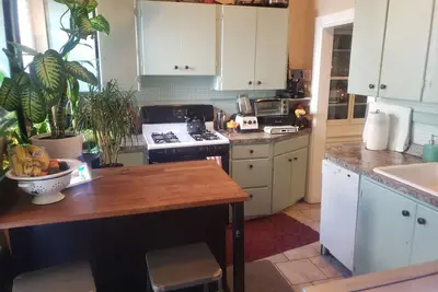 Image de Ultra comfort in LoHi DenverWalk 2 Cafés, Breweries & Trails. Private & Peaceful