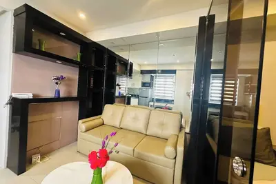 Image de Charmant appartement 2 chambres mitoyen à Pasay City - Idéal pour les familles, en face du Moa