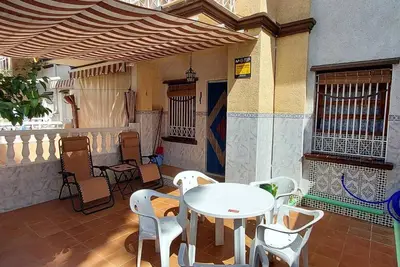Image de Bungalow « Iratxe à Santa Pola » avec terrasse privée, Wi-Fi et climatisation
