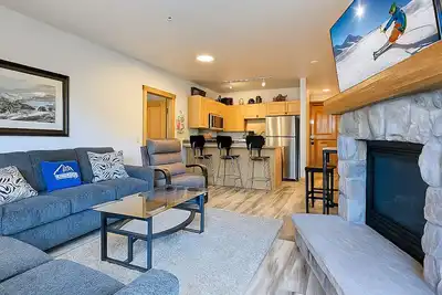 Image de Cozy Mountain Escape  | Walk to Gondola & Village