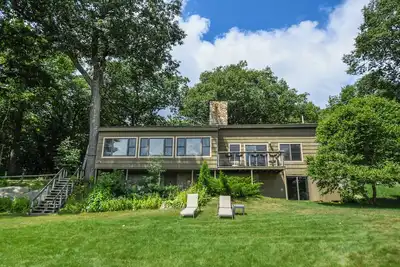 Image de New for 2025! Rustic 7-Bedroom Lakeside Retreat on Little Sebago Lake