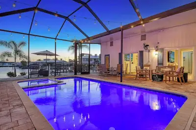 Image de Boat Dock, Heated Pool & Hottub, Beach Gear, 5 Min to Anna Maria