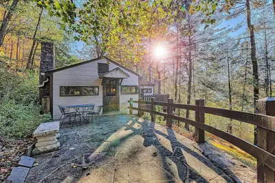 Image de Laurel Hollow Cottage at Cliffwood Colony