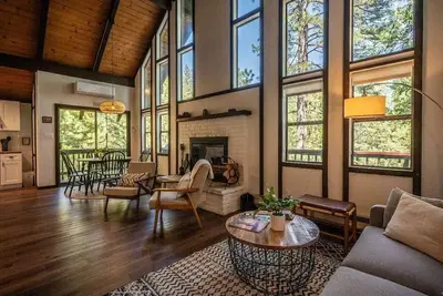 Image de Chalet with hot tub, fireplace, Bbq