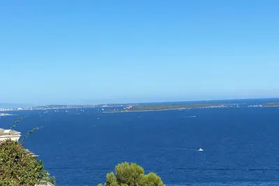 Image de Villa mit Panorameblick aufs Meer