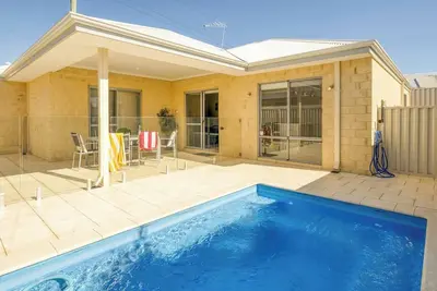 Image de Belmont Beauty Relaxing Poolside Stay for Families