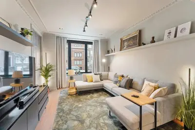 Image de Elegant & Spacious House close to Center