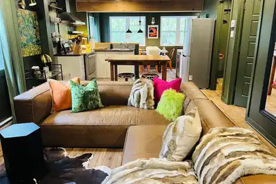 Image de Enchanting 2 bedroom cottage on Fiddler Lake-Xmas Special pay 4 nights… stay 5!