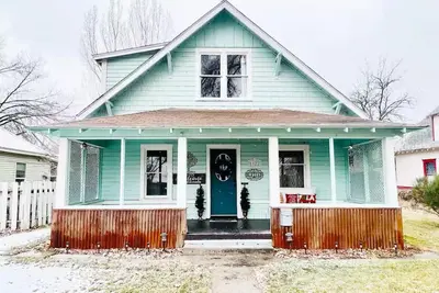 Image de Charming getaway in the heart of downtown!